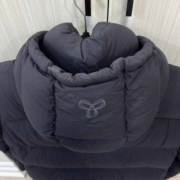 Aritzia Super Puff MID - Picture 6 of 7